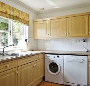 4 Bedroom House for sale in Grove Court, Salisbury