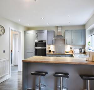 4 Bedroom House for sale in Hawthorn Way , Salisbury