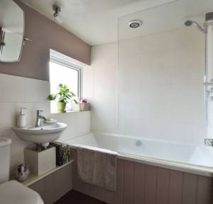 2 Bedroom House for sale in The Headlands, Salisbury