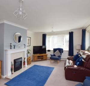 3 Bedroom Bungalow for sale in Hathaway Close, Salisbury