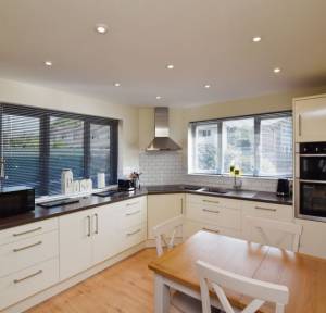 3 Bedroom Bungalow for sale in Hathaway Close, Salisbury