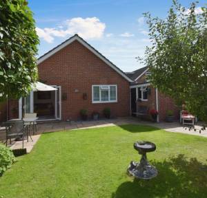 3 Bedroom Bungalow for sale in Hathaway Close, Salisbury