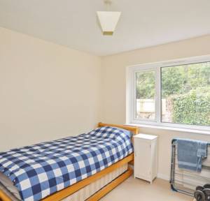 2 Bedroom Flat for sale in Glenmore Road, Salisbury