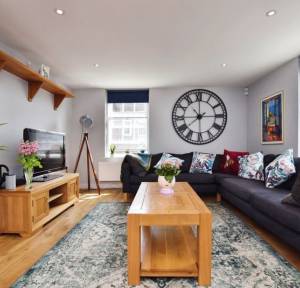 2 Bedroom Flat for sale in Fish Row, Salisbury