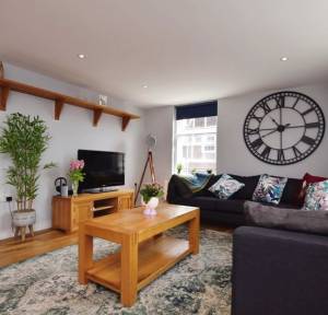 2 Bedroom Flat for sale in Fish Row, Salisbury