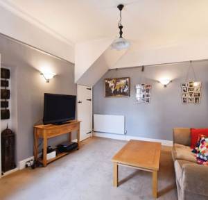 3 Bedroom Flat for sale in Harnham Road, Salisbury