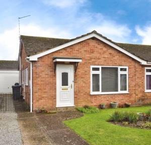 2 Bedroom Bungalow for sale in Whitebridge Road, Salisbury