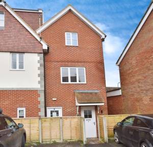 2 Bedroom Apartment / Studio for sale in Sloane Court, Salisbury