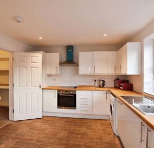 2 Bedroom Apartment / Studio for sale in Sloane Court, Salisbury