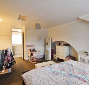 4 Bedroom House for sale in North Street, Salisbury