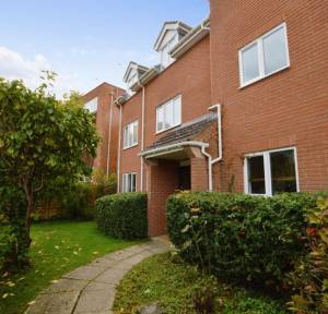 2 Bedroom Flat for sale in Ayleswade Road, Salisbury