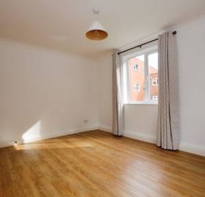 2 Bedroom Flat for sale in Ayleswade Road, Salisbury