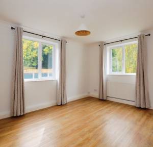 2 Bedroom Flat for sale in Ayleswade Road, Salisbury