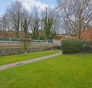 2 Bedroom Flat for sale in Ayleswade Road, Salisbury