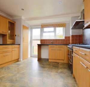 3 Bedroom House for sale in Waverley Close, Salisbury