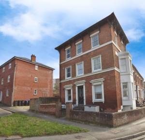 1 Bedroom Flat for sale in Elm Grove Road, Salisbury