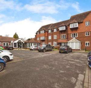 2 Bedroom Apartment / Studio for sale in West Street, Salisbury