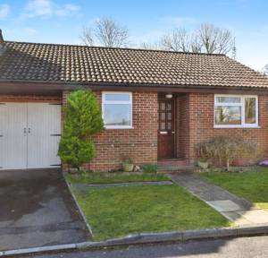 2 Bedroom Bungalow for sale in Bouverie Close, Salisbury