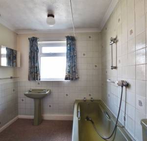 2 Bedroom Bungalow for sale in Bouverie Close, Salisbury